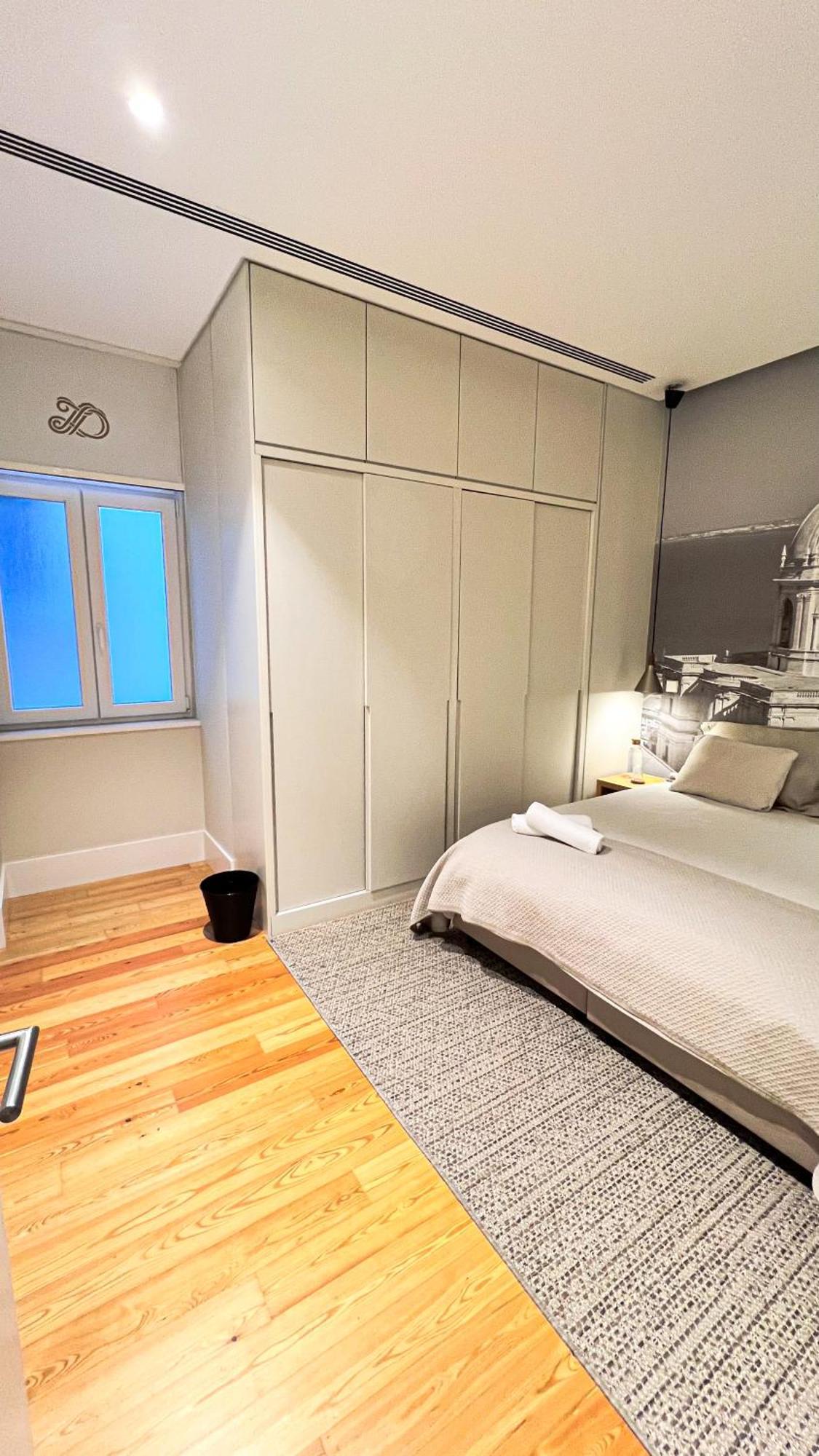 Apartment Center *
